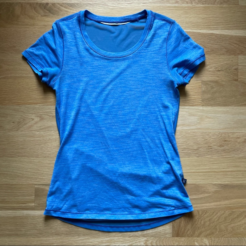 Lululemon mesh back T-shirt, size 4